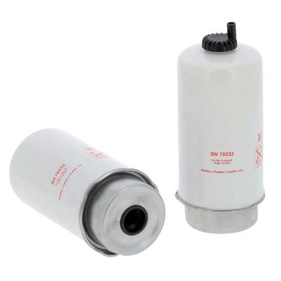 Brandstoffilterelement 11318320 3015259 P173238 AT186554 voor vrachtwagenmotoronderdelen 86*86*199mm Grootte